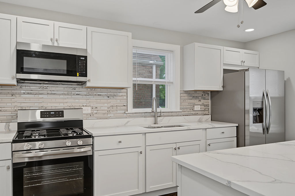 11325 S Avenue H Property Photo 6