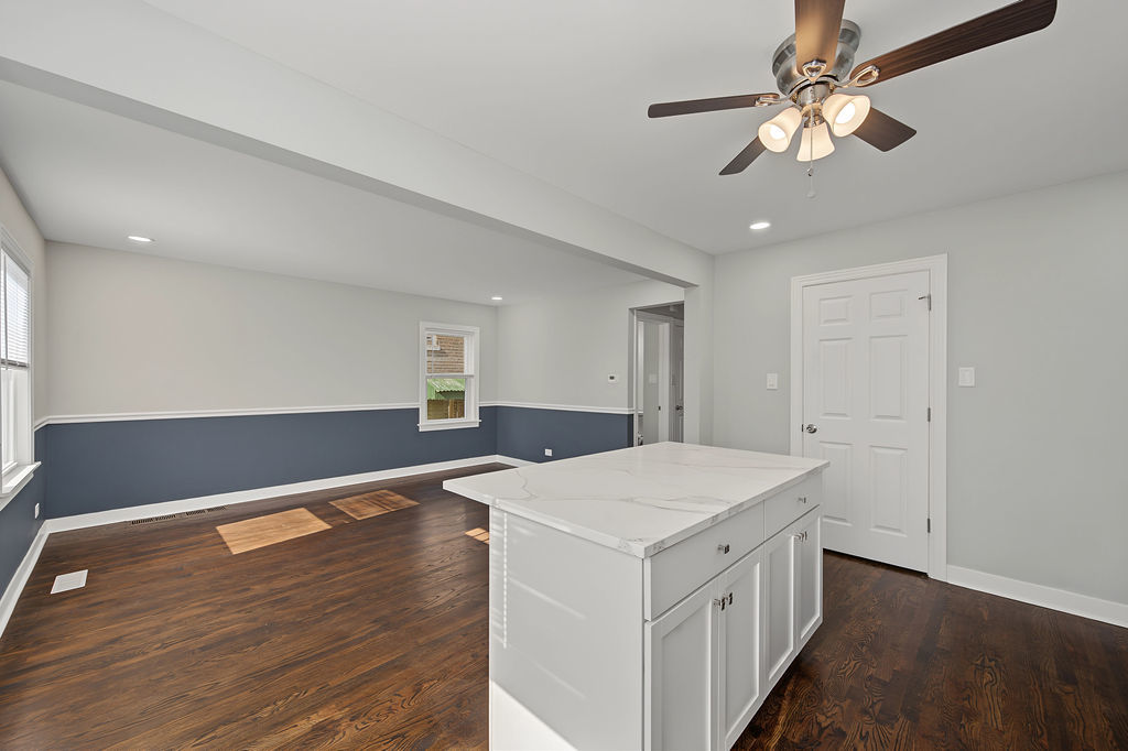 11325 S Avenue H Property Photo 11