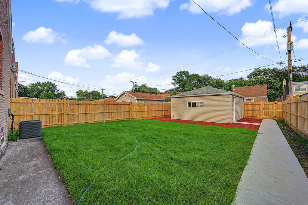 11325 S Avenue H Property Photo 26