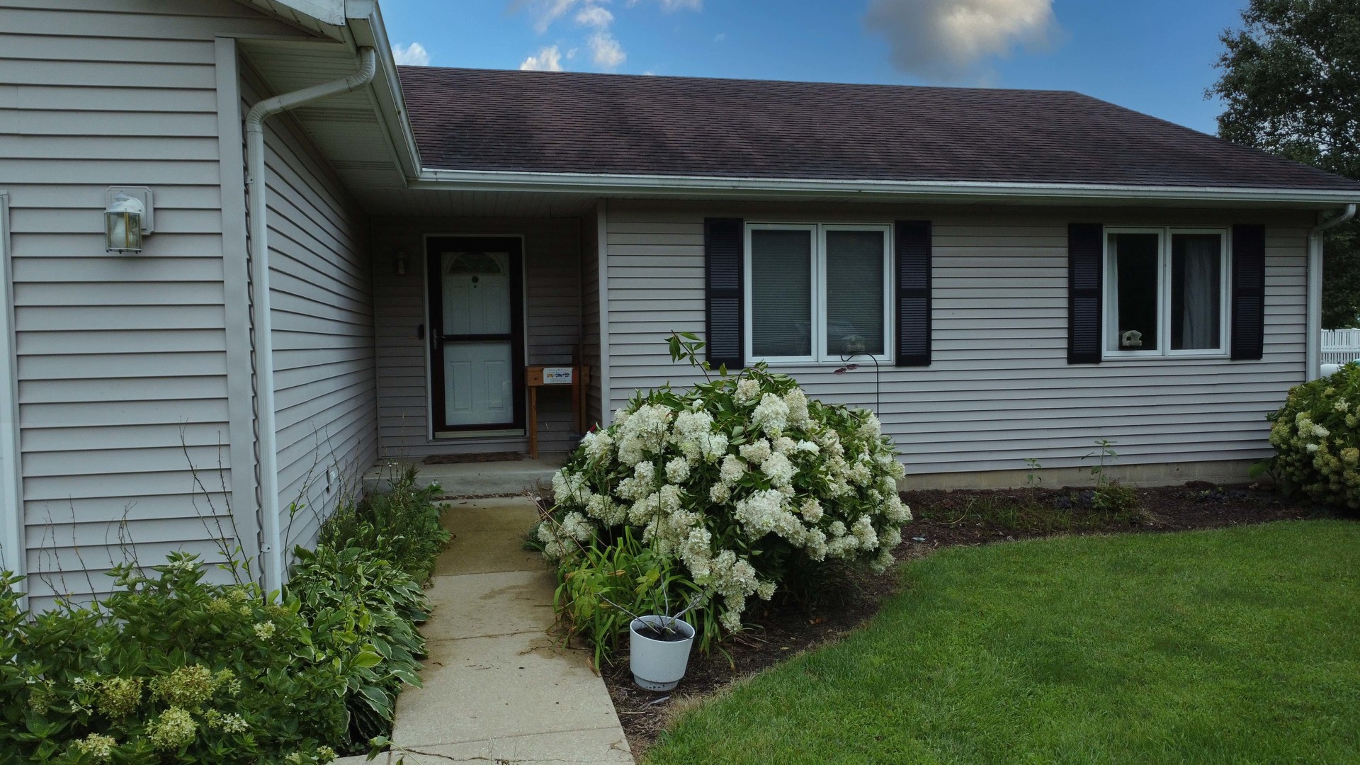 7804 S Sugar Island Road Property Photo 4
