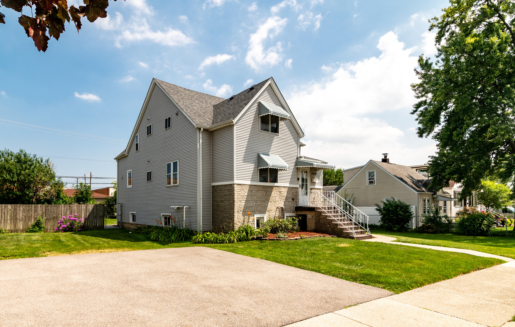 4829 Forster Avenue Property Photo 3