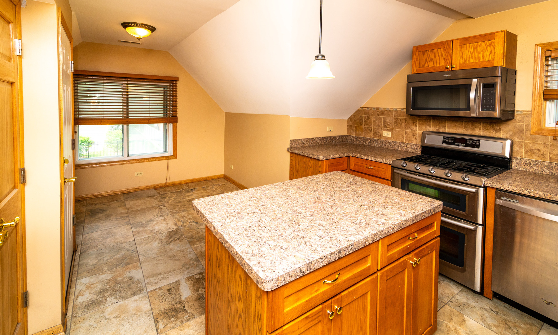 4829 Forster Avenue Property Photo 7