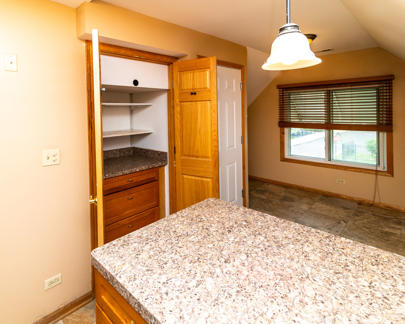 4829 Forster Avenue Property Photo 8