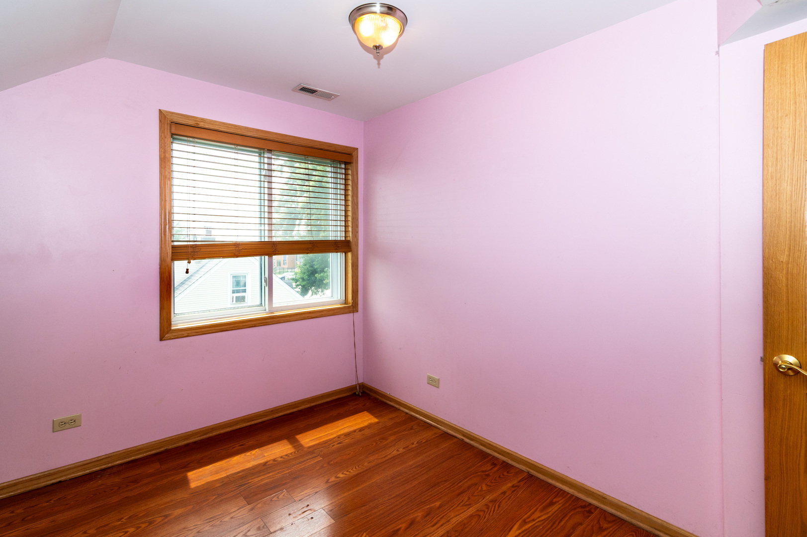 4829 Forster Avenue Property Photo 13