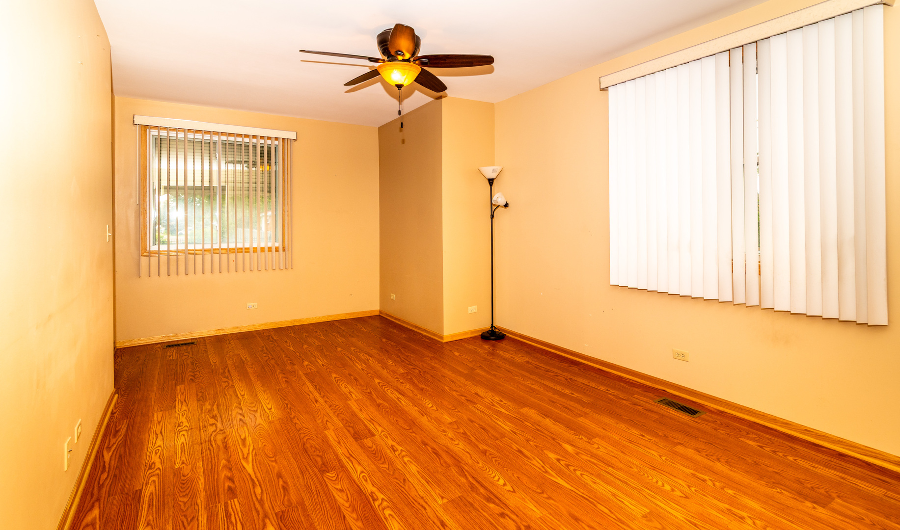 4829 Forster Avenue Property Photo 40