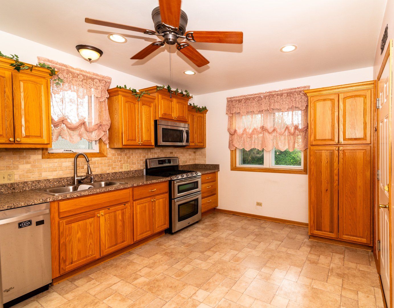 4829 Forster Avenue Property Photo 50