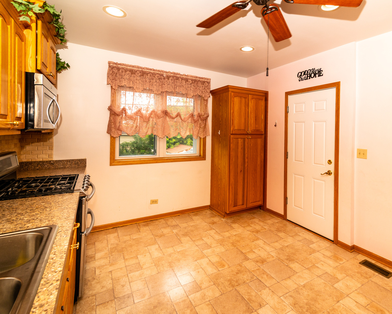 4829 Forster Avenue Property Photo 51