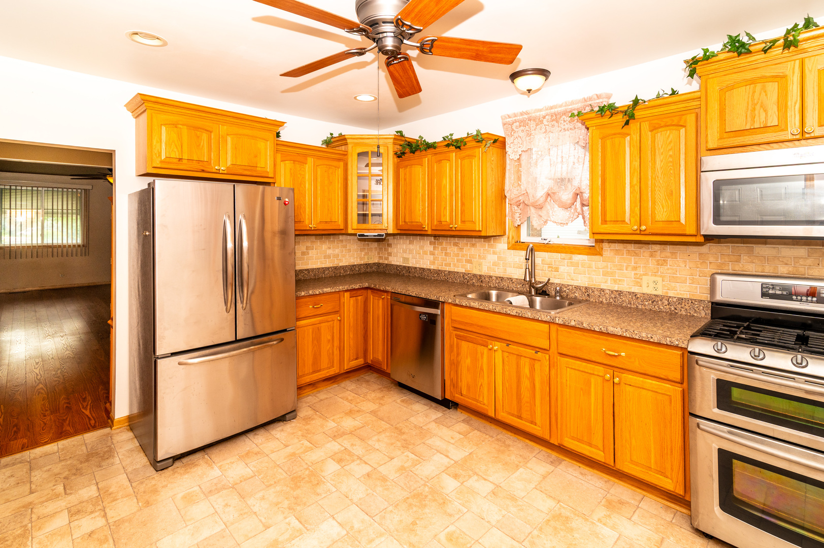 4829 Forster Avenue Property Photo 53