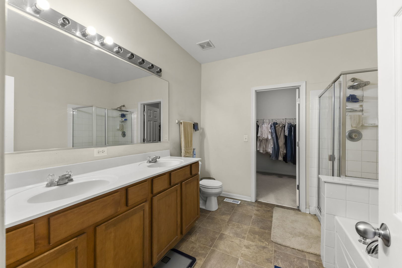960 Bluebell Circle Property Photo 14
