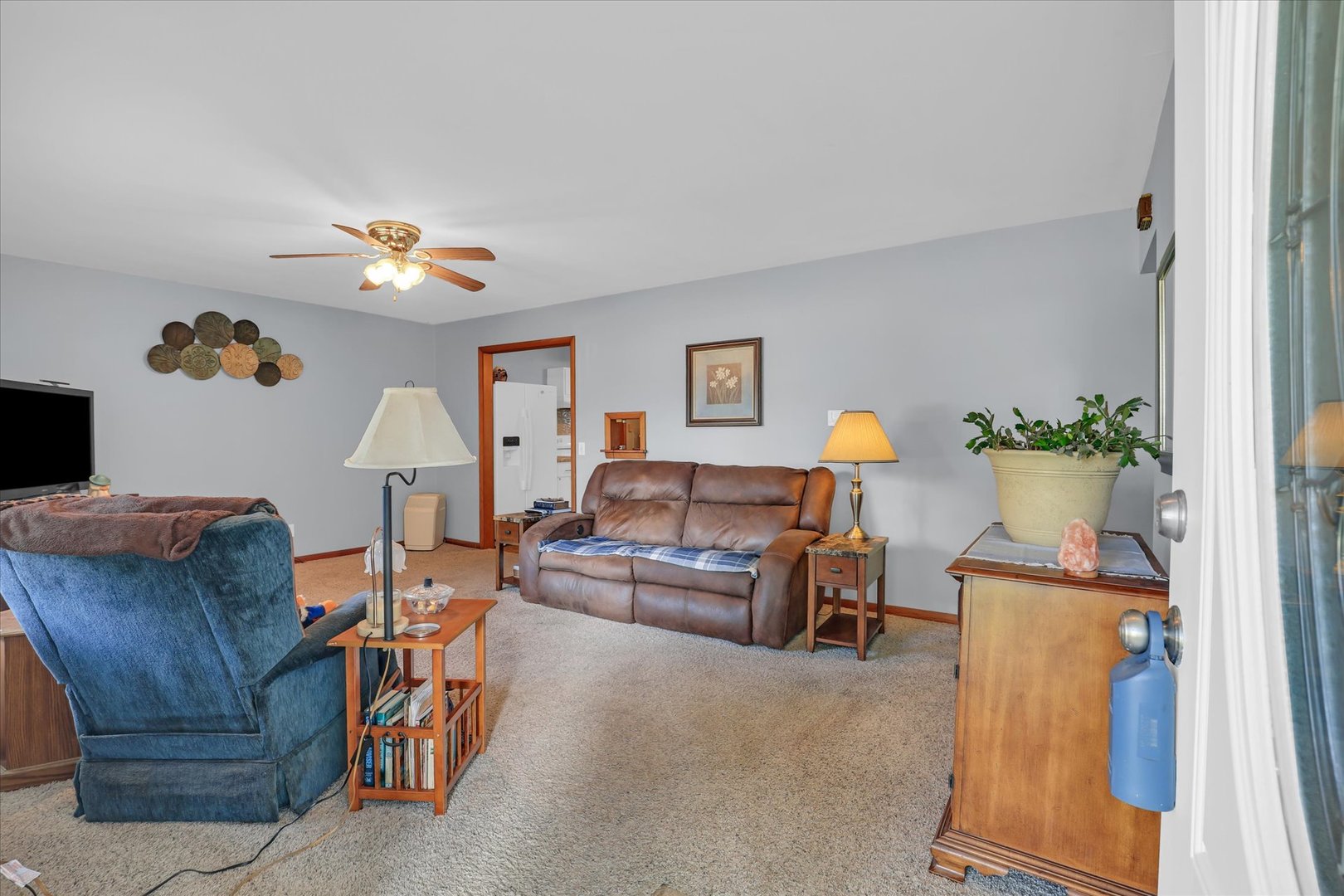 704 E Buckner Street Property Photo 6