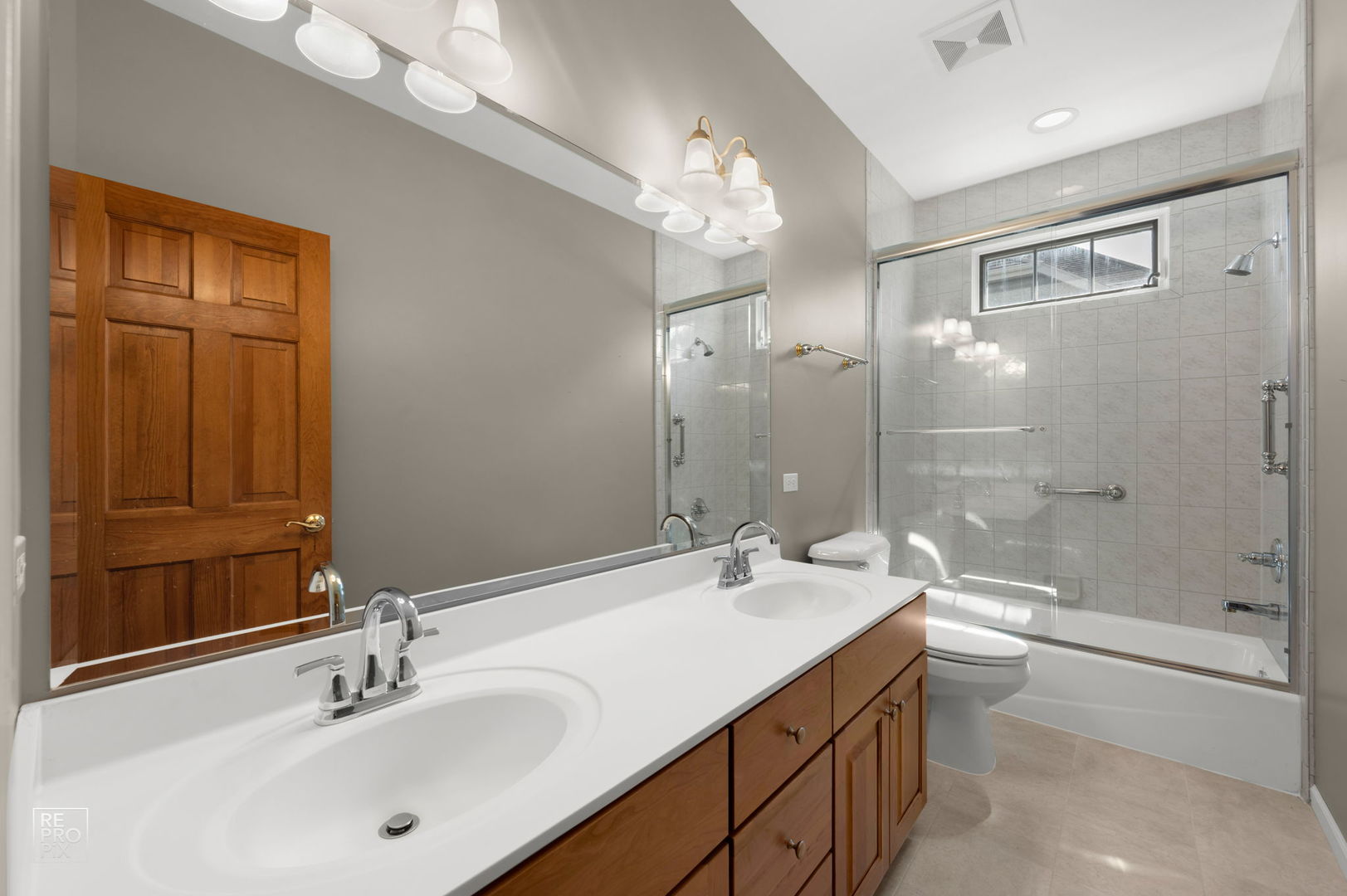 2197 Fargo Boulevard Property Photo 24