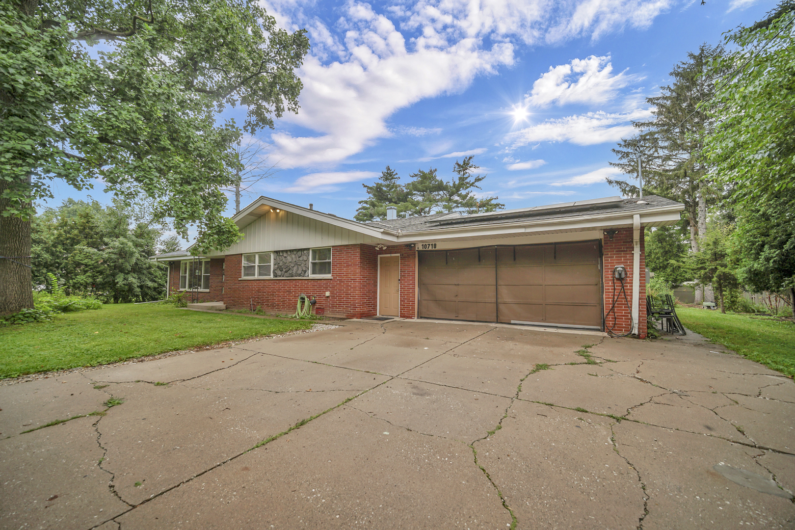 10718 S Neenah Avenue Property Photo 3