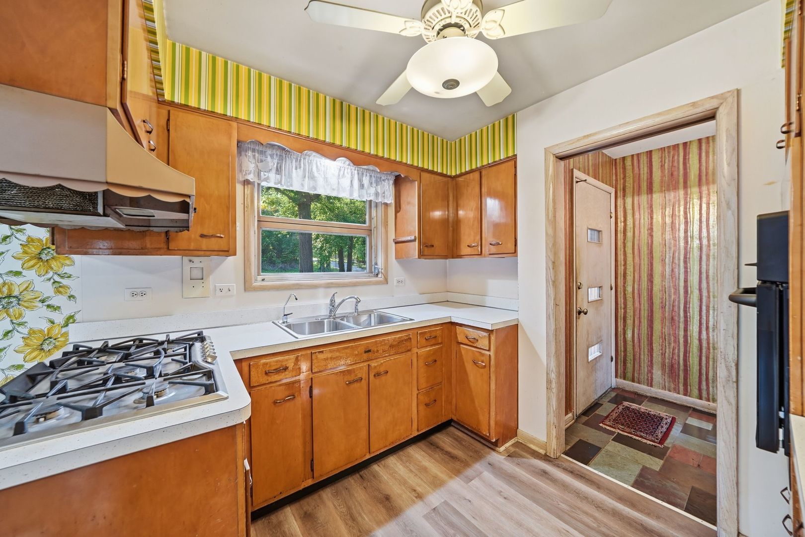 14545 Laporte Avenue Property Photo 18