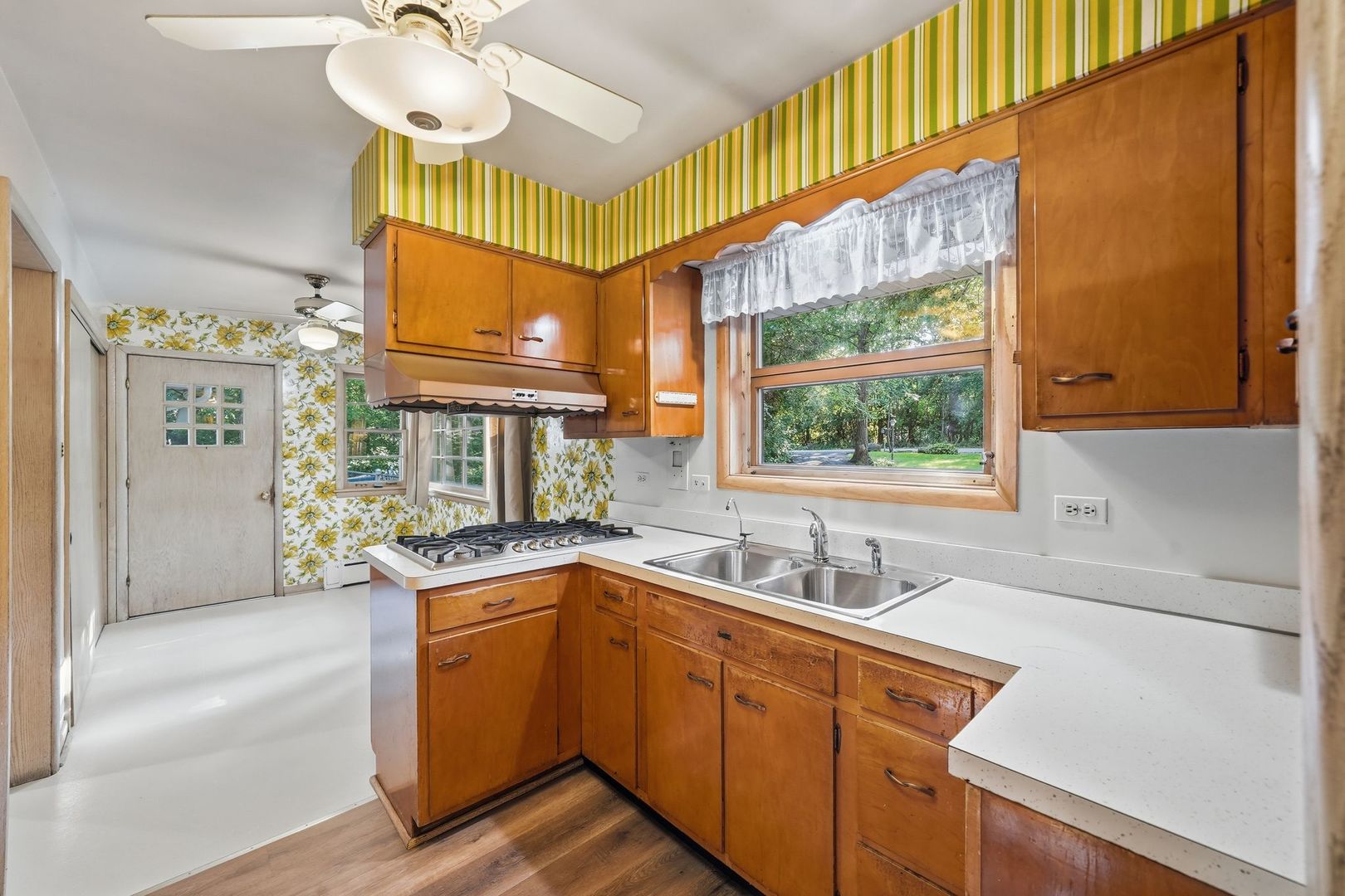14545 Laporte Avenue Property Photo 19