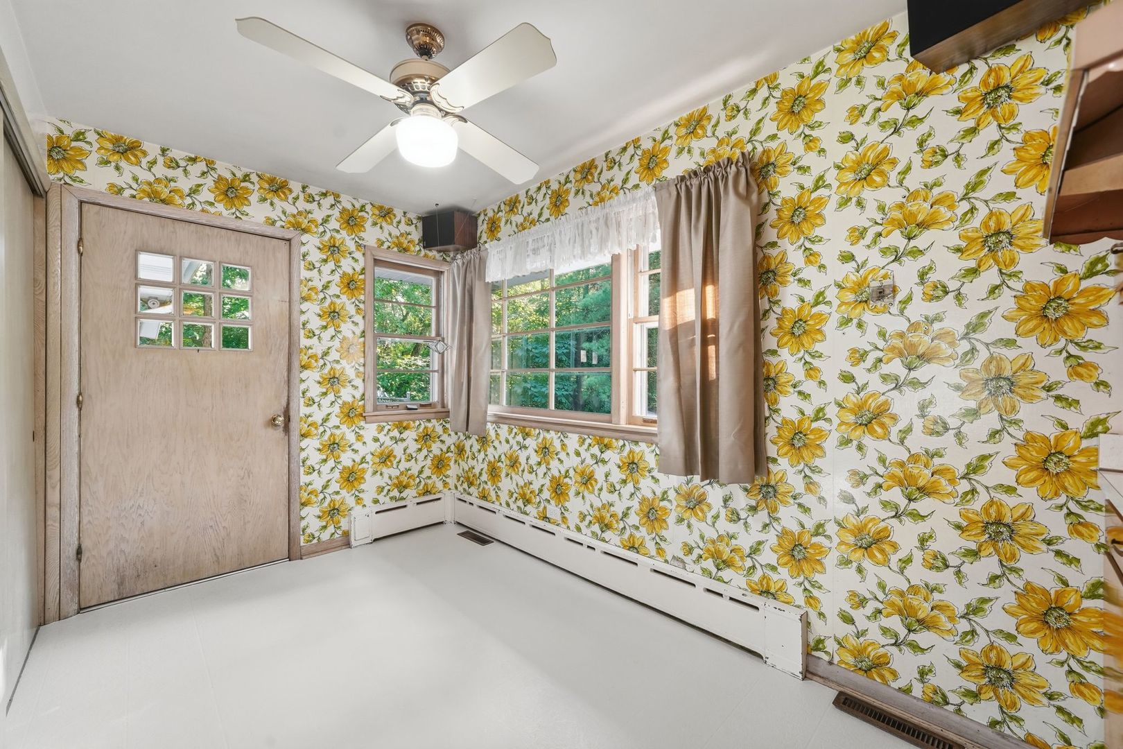 14545 Laporte Avenue Property Photo 20