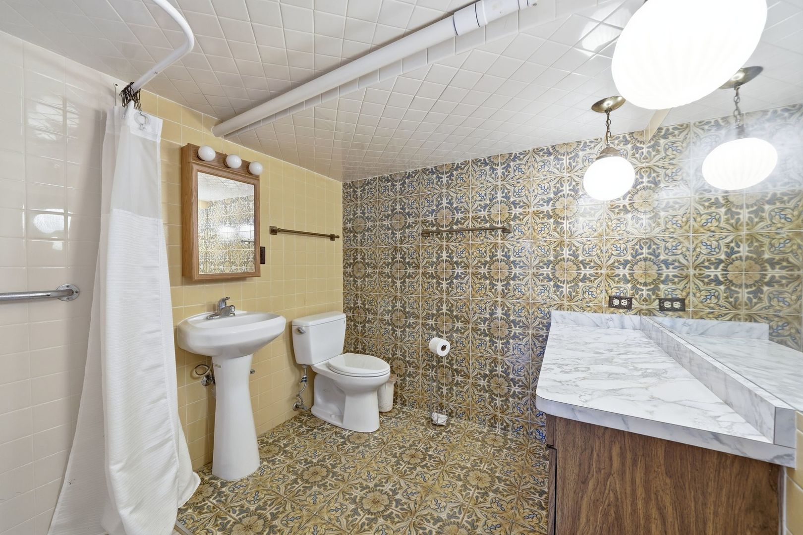 14545 Laporte Avenue Property Photo 30