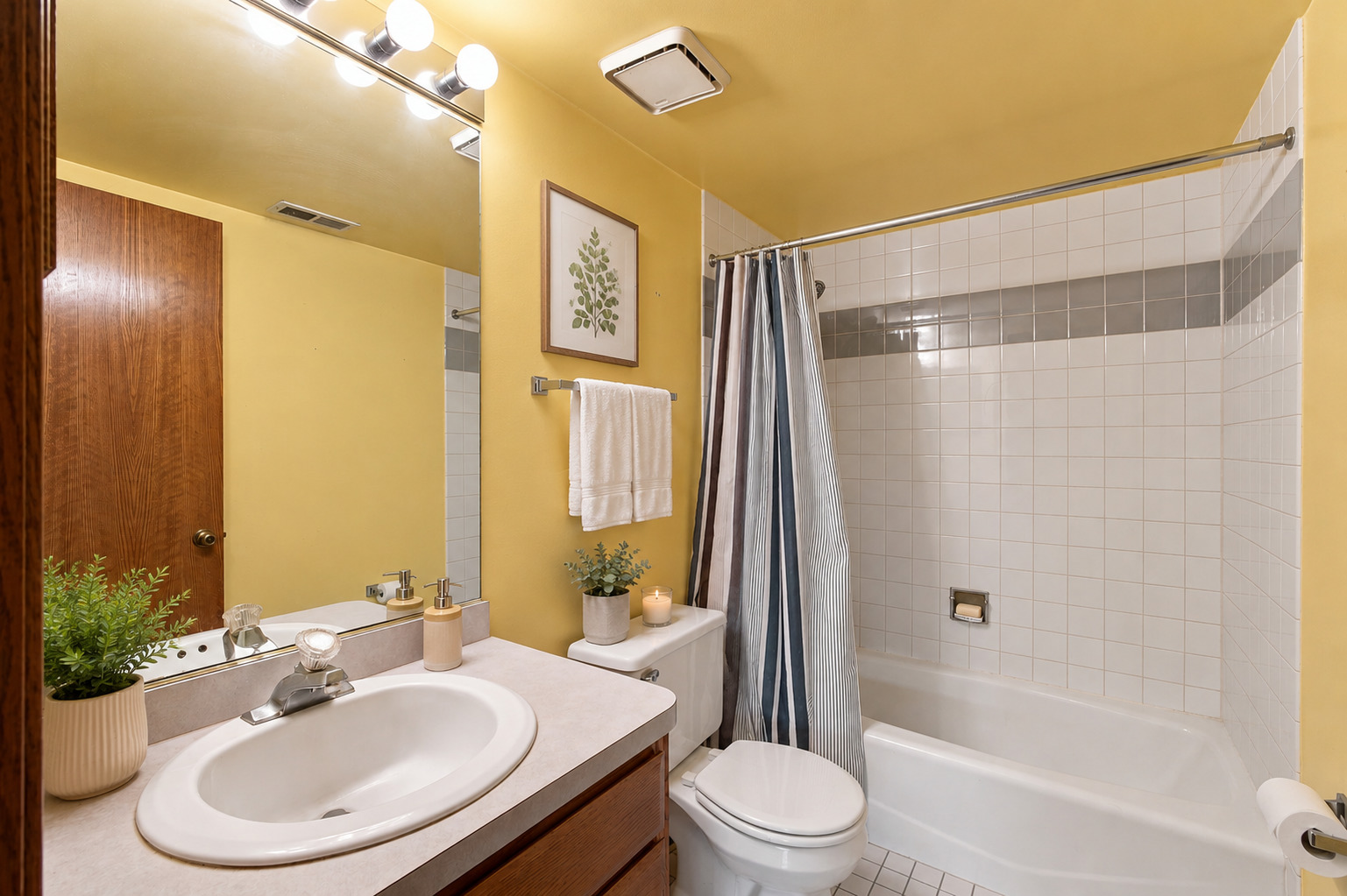 18075 Royal Oak Court 2s Property Photo 14