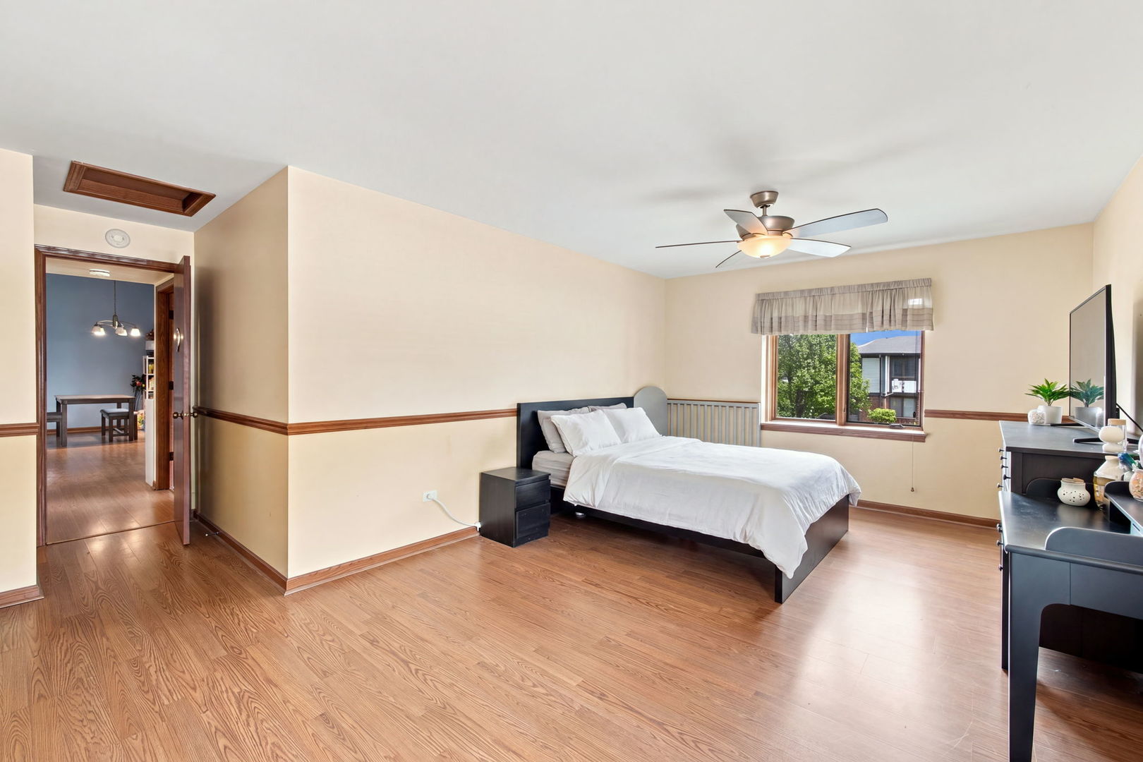 18075 Royal Oak Court 2s Property Photo 16