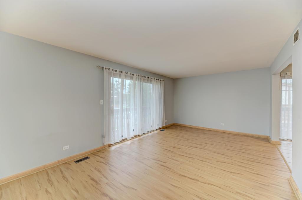 226 Manor Drive 1 Property Photo 2