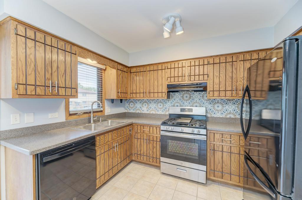 226 Manor Drive 1 Property Photo 7