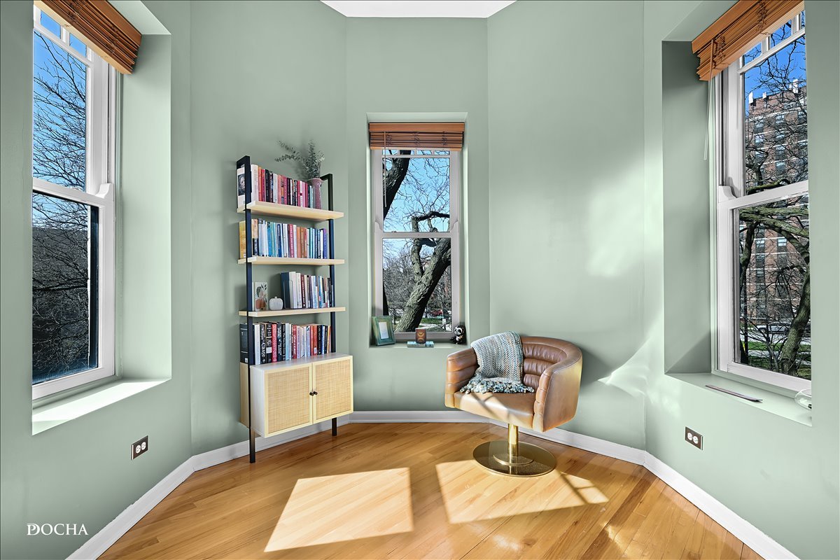 4545 S Drexel Boulevard 2a Property Photo 10