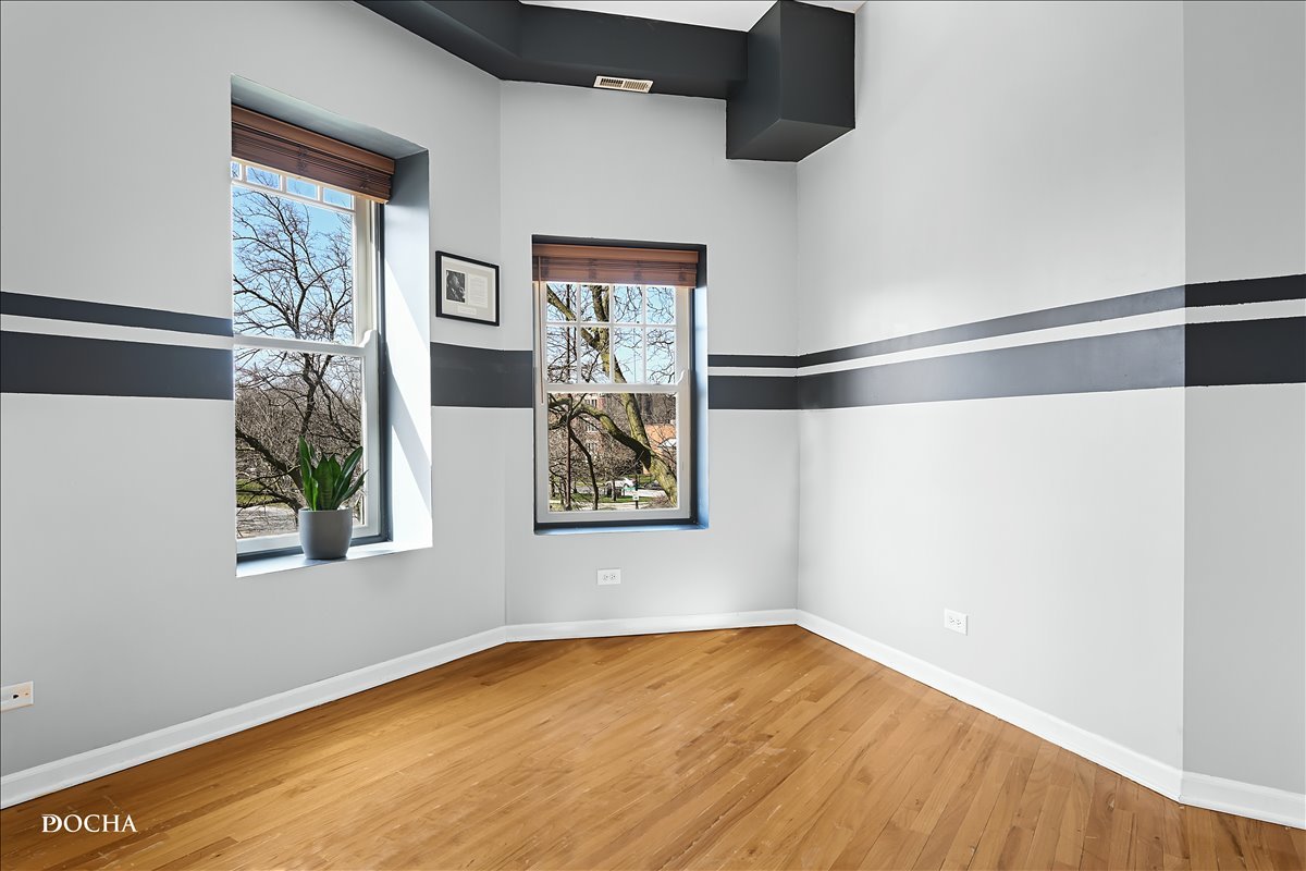 4545 S Drexel Boulevard 2a Property Photo 11
