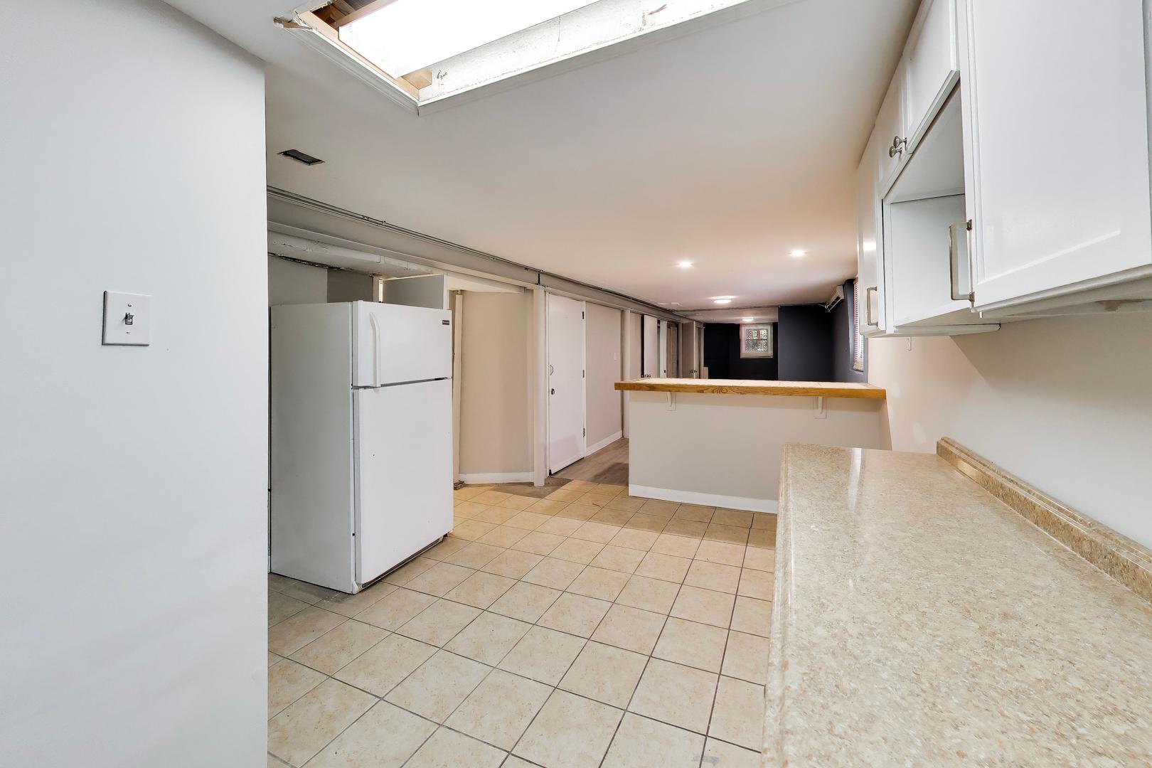 2206 N Kostner Avenue B Property Photo 12