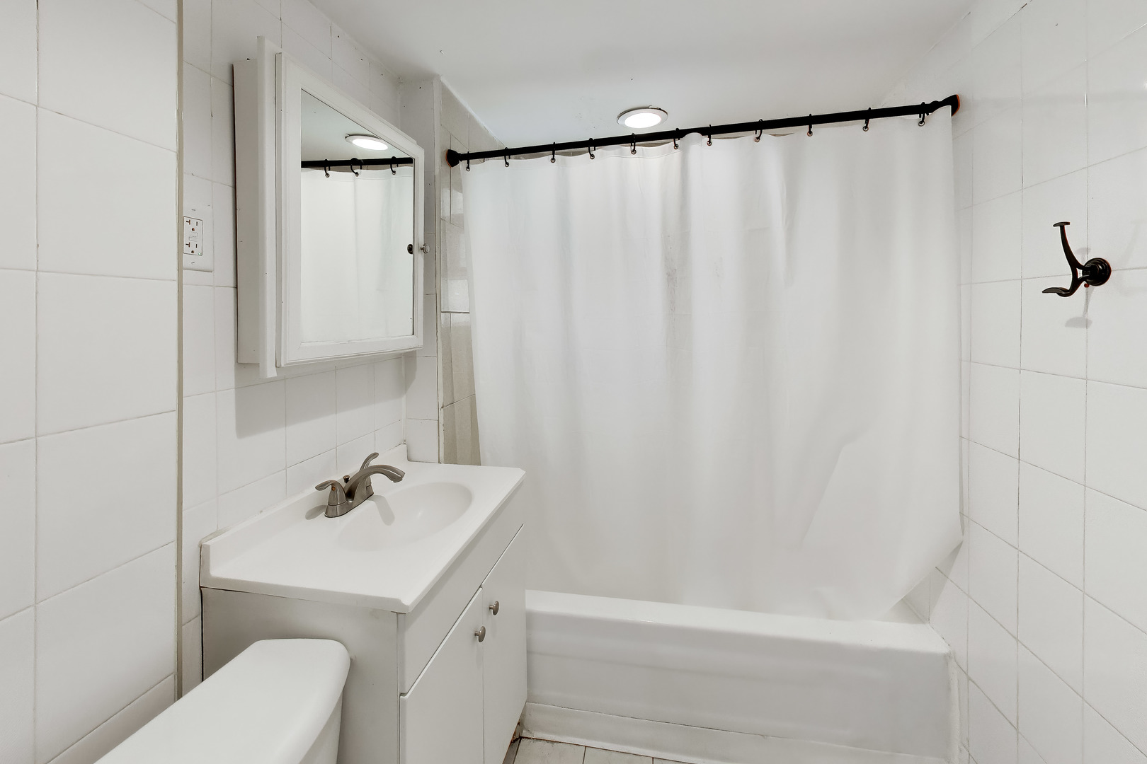 2206 N Kostner Avenue B Property Photo 13
