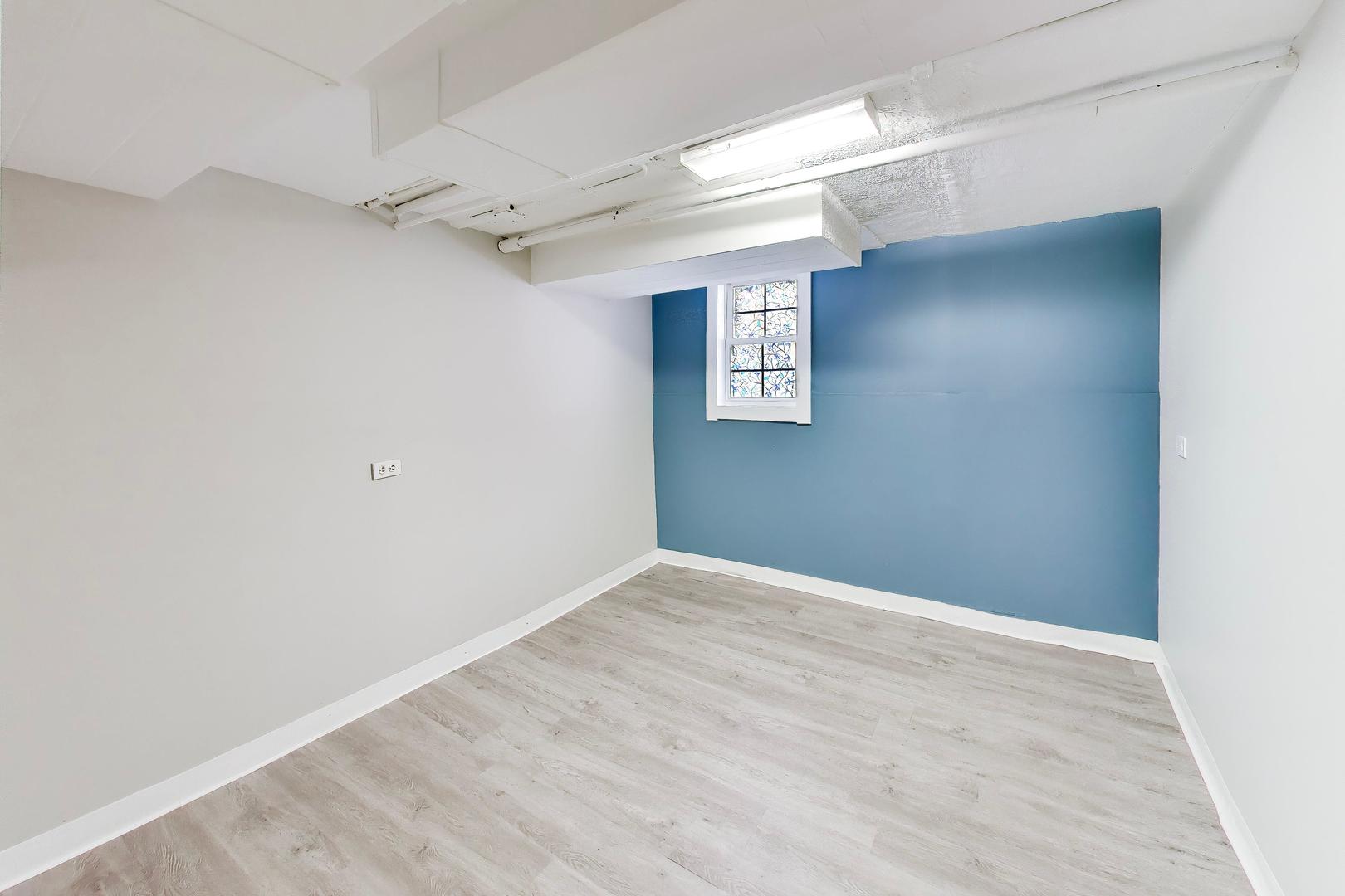 2206 N Kostner Avenue B Property Photo 14