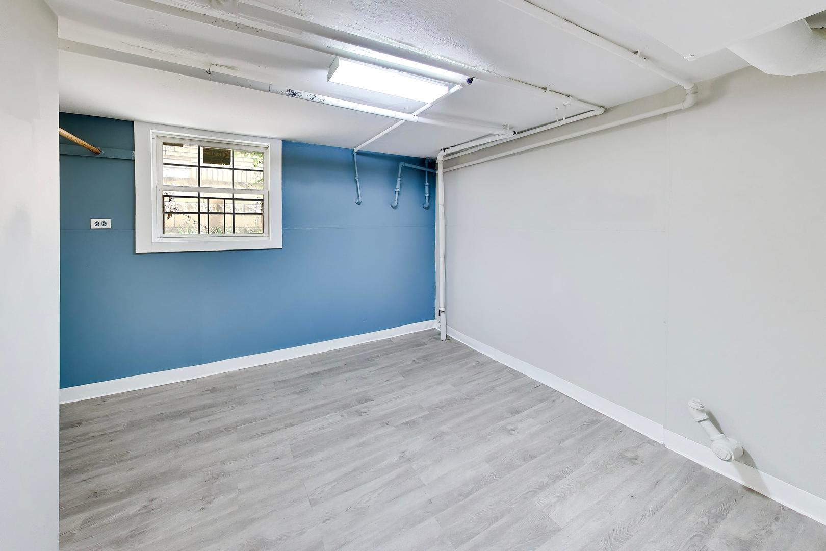 2206 N Kostner Avenue B Property Photo 17