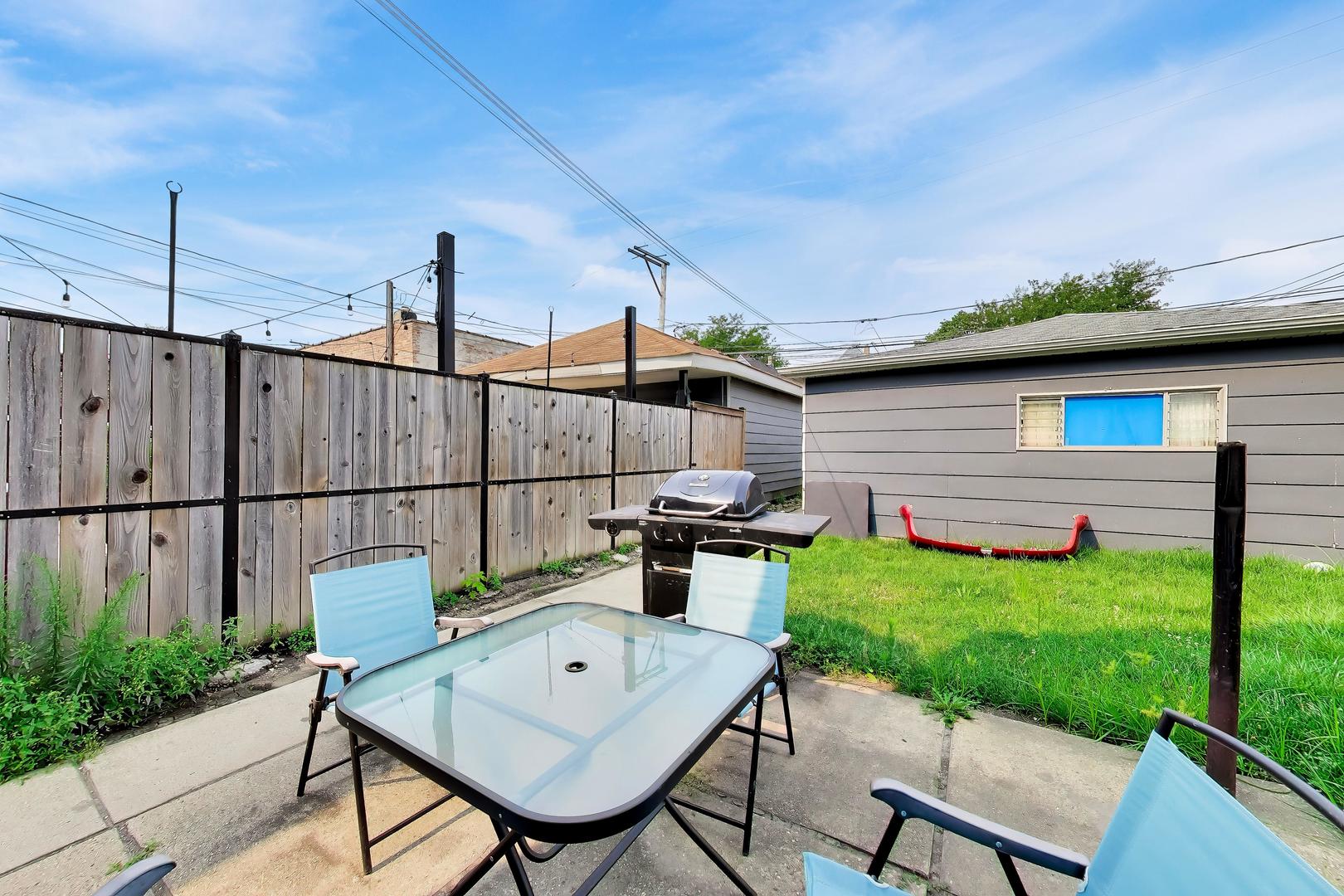 2206 N Kostner Avenue B Property Photo 22