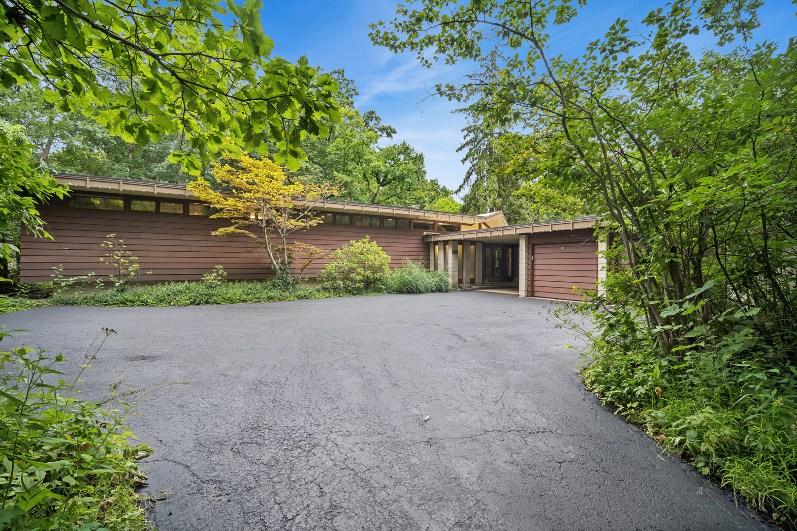 1120 Ridgewood Drive Property Photo 2