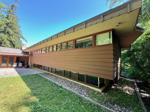 1120 Ridgewood Drive Property Photo 3