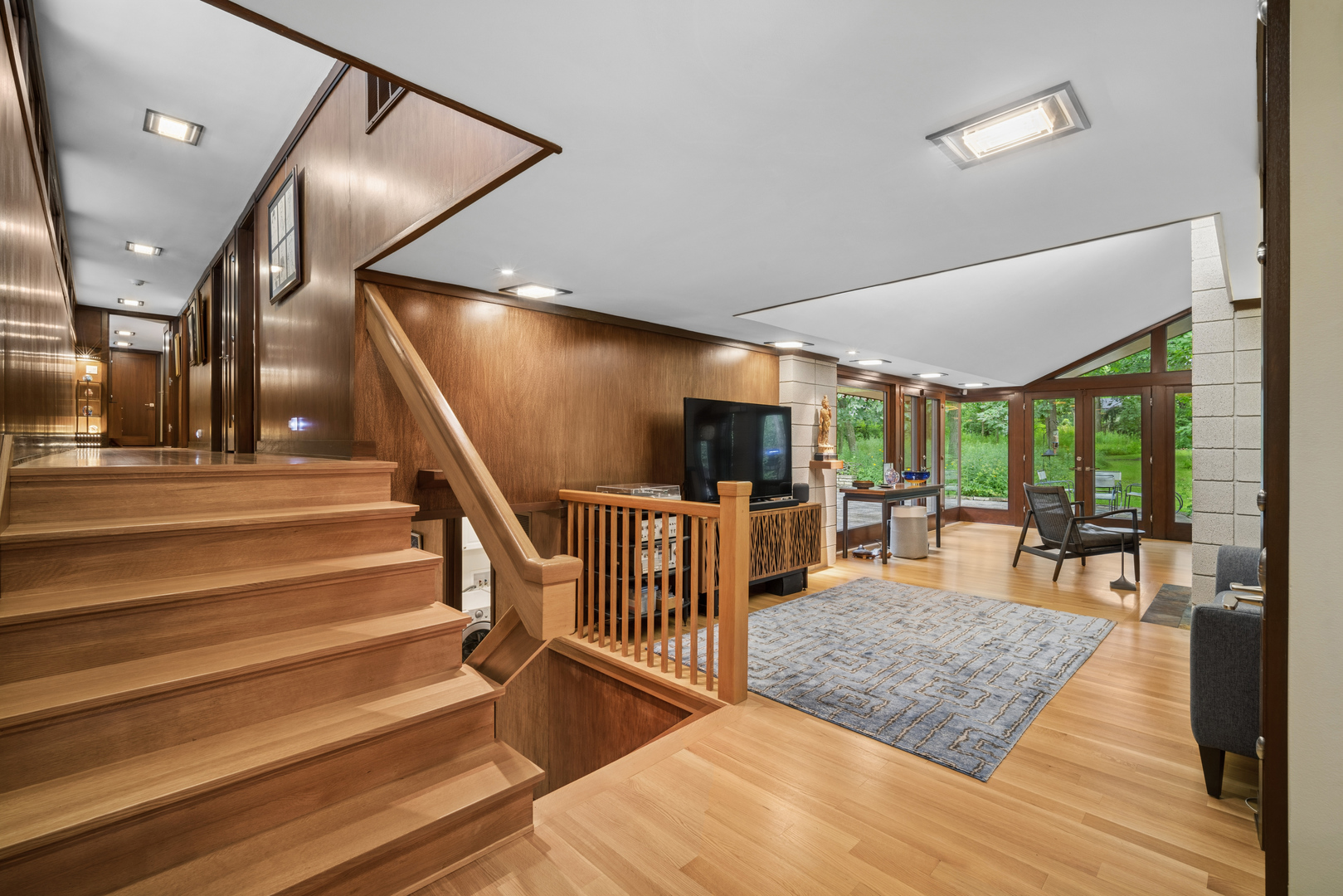 1120 Ridgewood Drive Property Photo 8