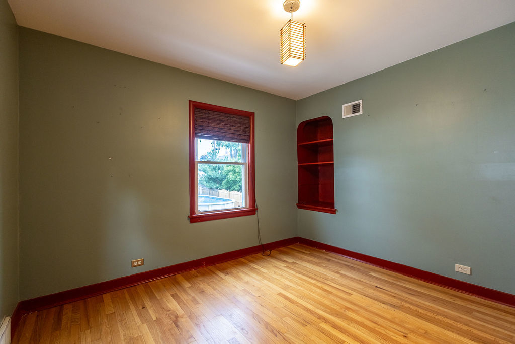 8024 S Christie Avenue Property Photo 18