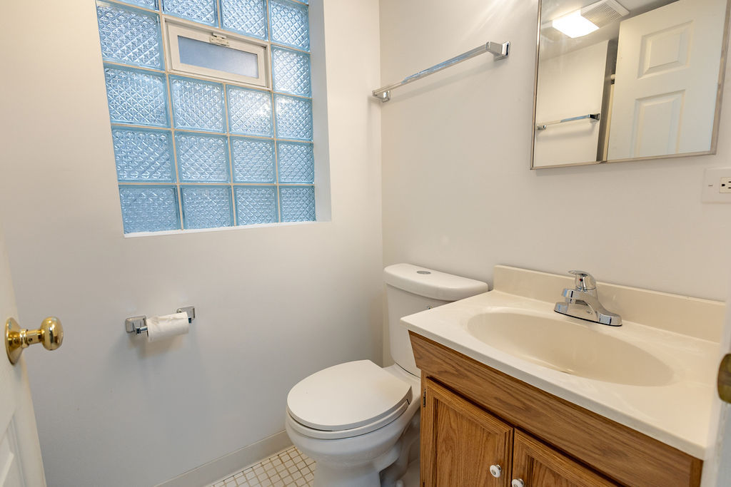 8024 S Christie Avenue Property Photo 22