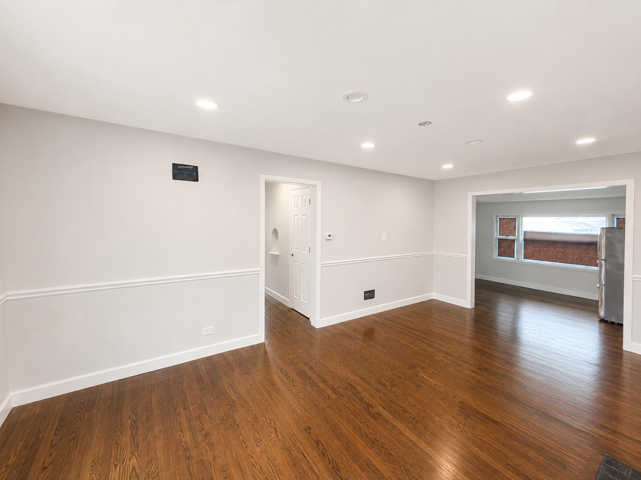 2130 Hawthorne Lane Property Photo 4