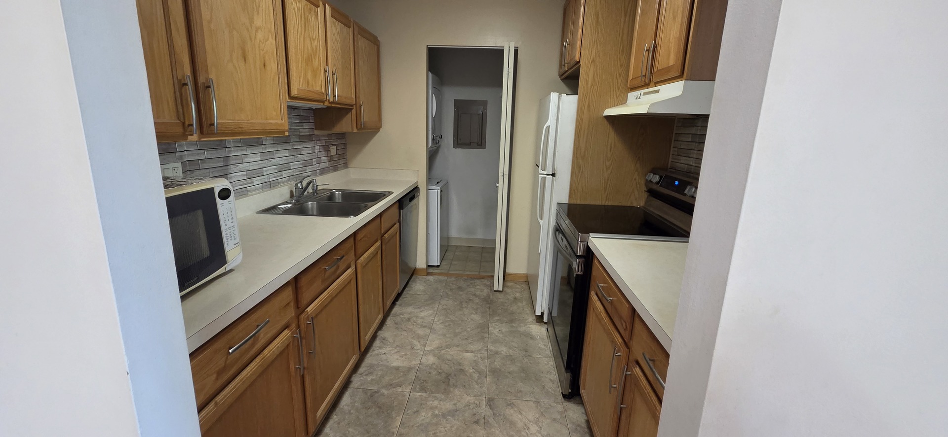 940 N Lakeside Drive 2a Property Photo 2
