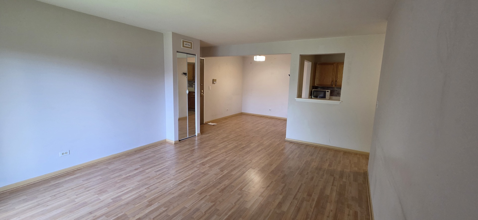 940 N Lakeside Drive 2a Property Photo 3