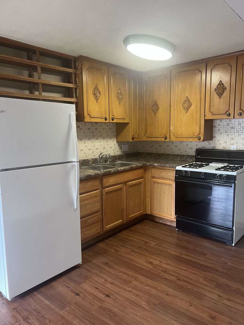 1004 E College Avenue Property Photo 7