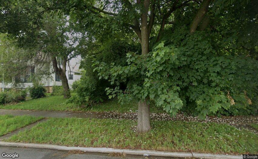 11221 S Edbrooke Avenue Property Photo 2