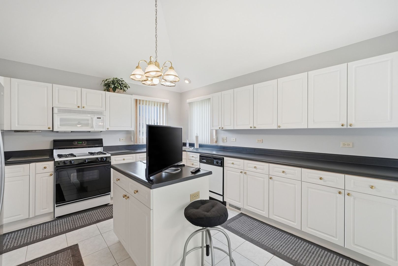 634 Primrose Circle Property Photo 11