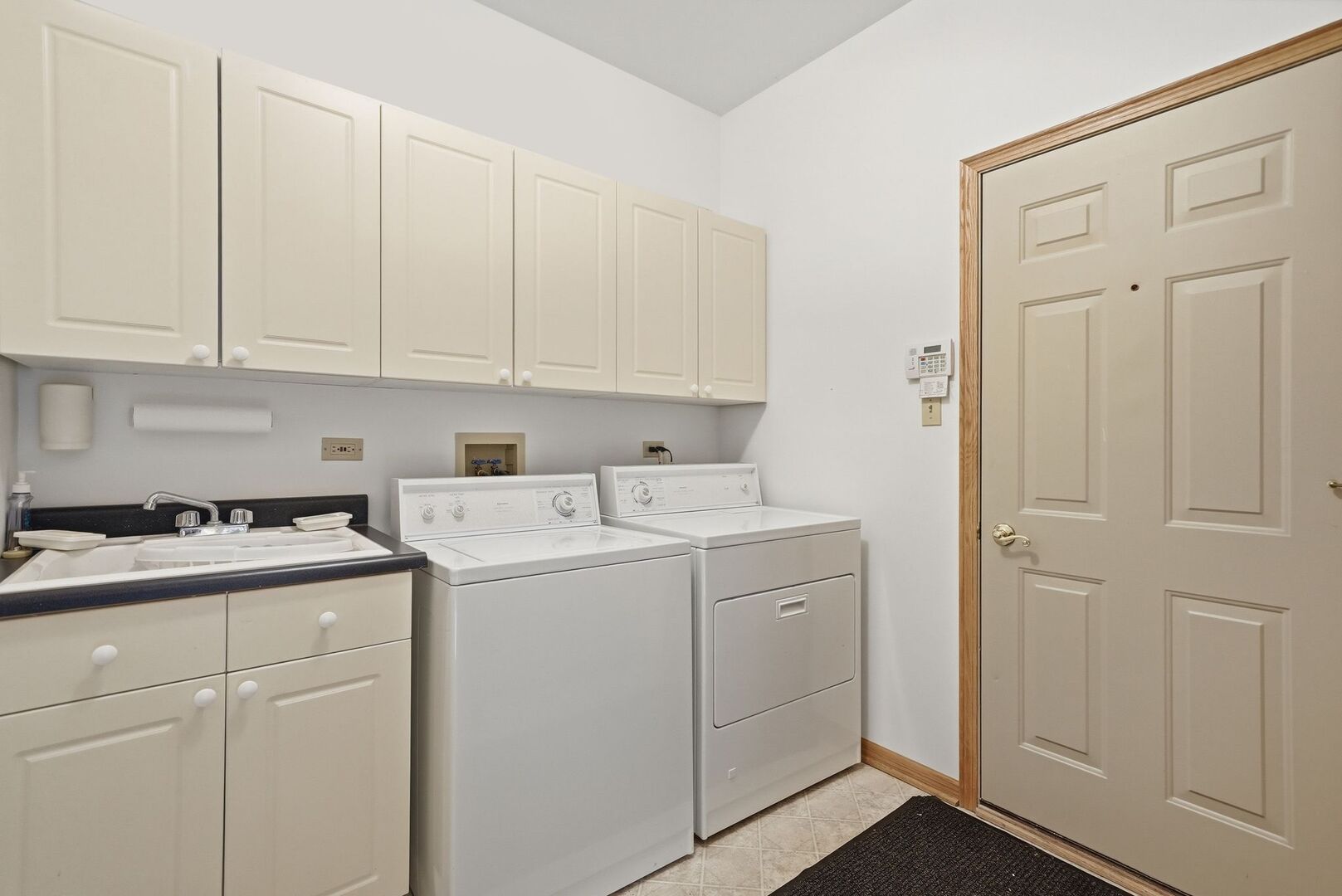 634 Primrose Circle Property Photo 26