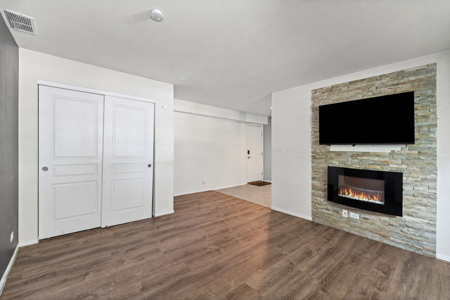 991 Reserve Drive Property Photo 22