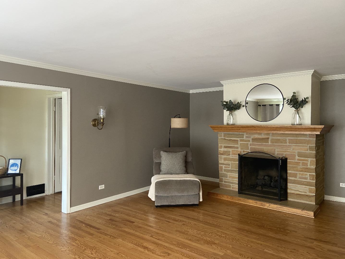 17w163 Oak Lane Property Photo 4