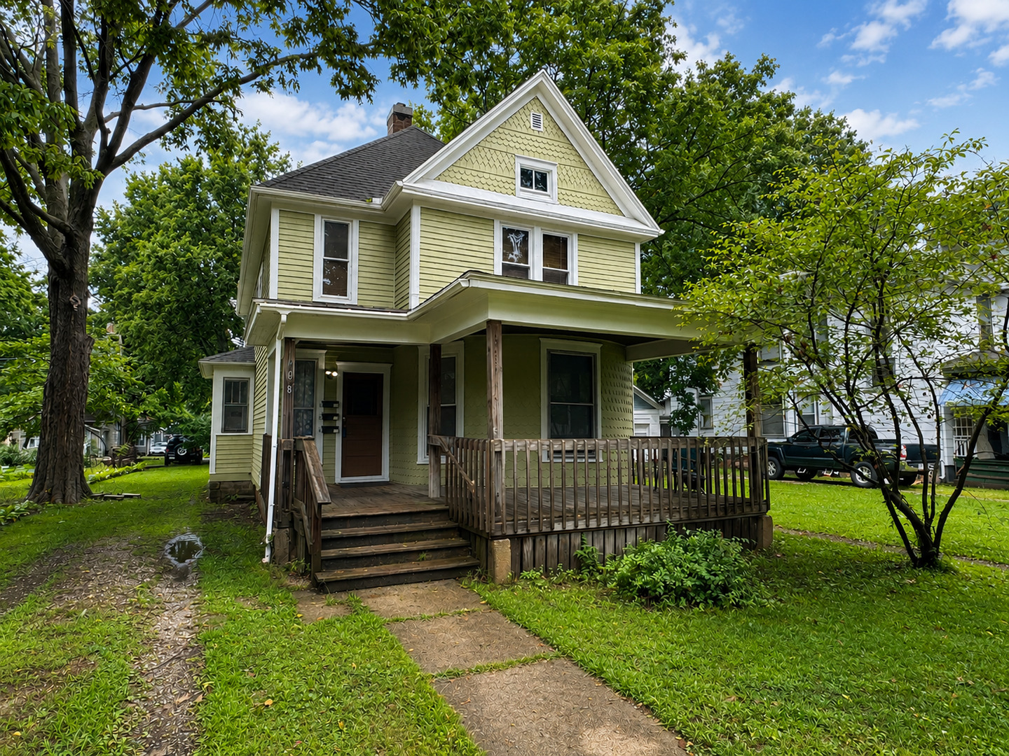 408 W Healey Street Property Photo 1