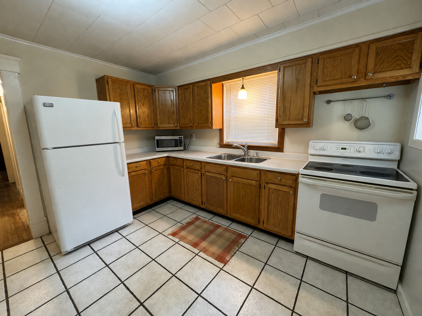408 W Healey Street Property Photo 9