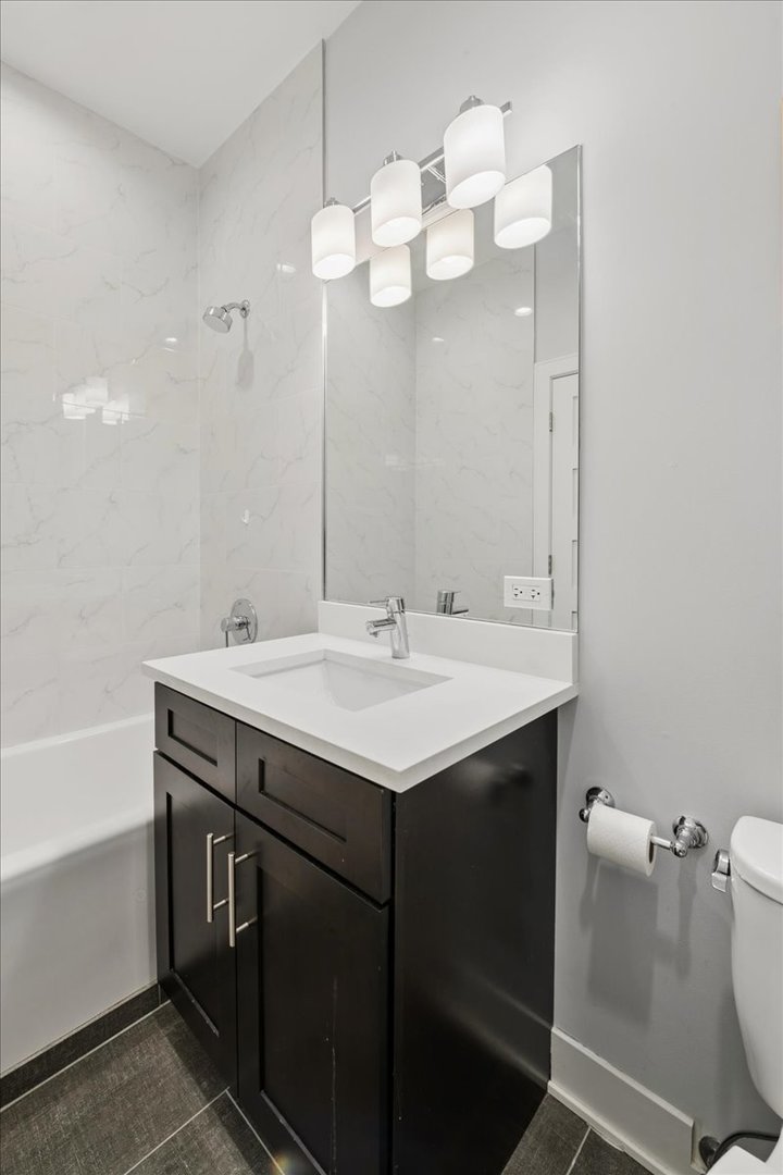 3340 N Lawndale Avenue 1n Property Photo 20
