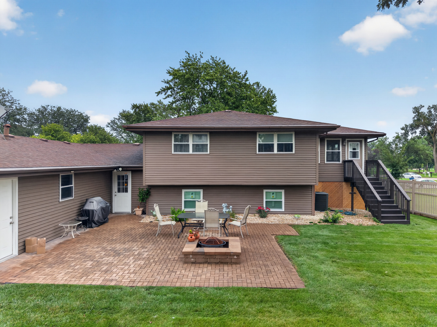 103 Deerpath Drive Property Photo 22