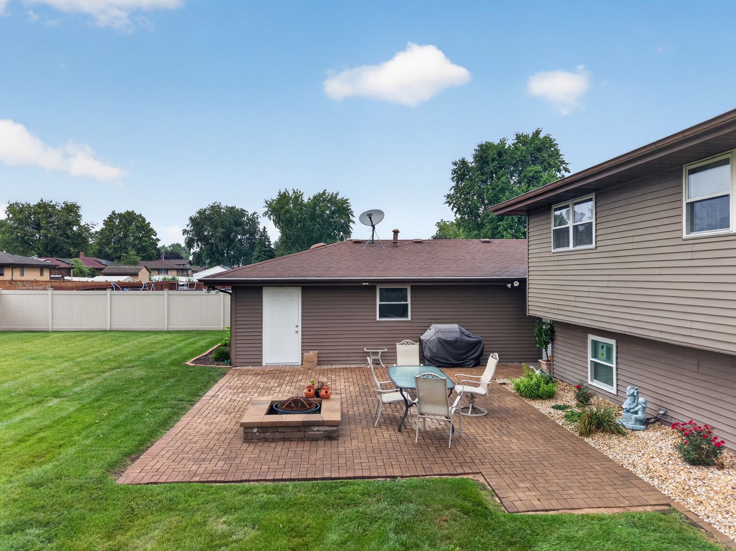 103 Deerpath Drive Property Photo 23